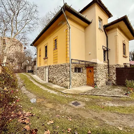 Hangulat Apartman Eger Exterior photo